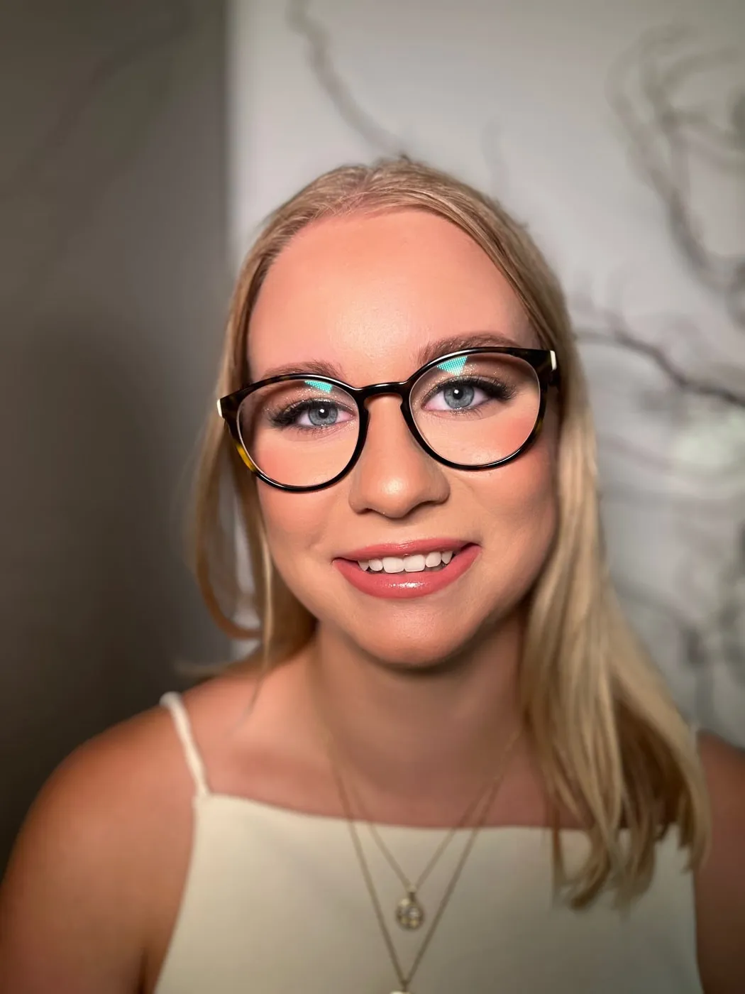Natürliches Make-up für Brillenträgerinnen